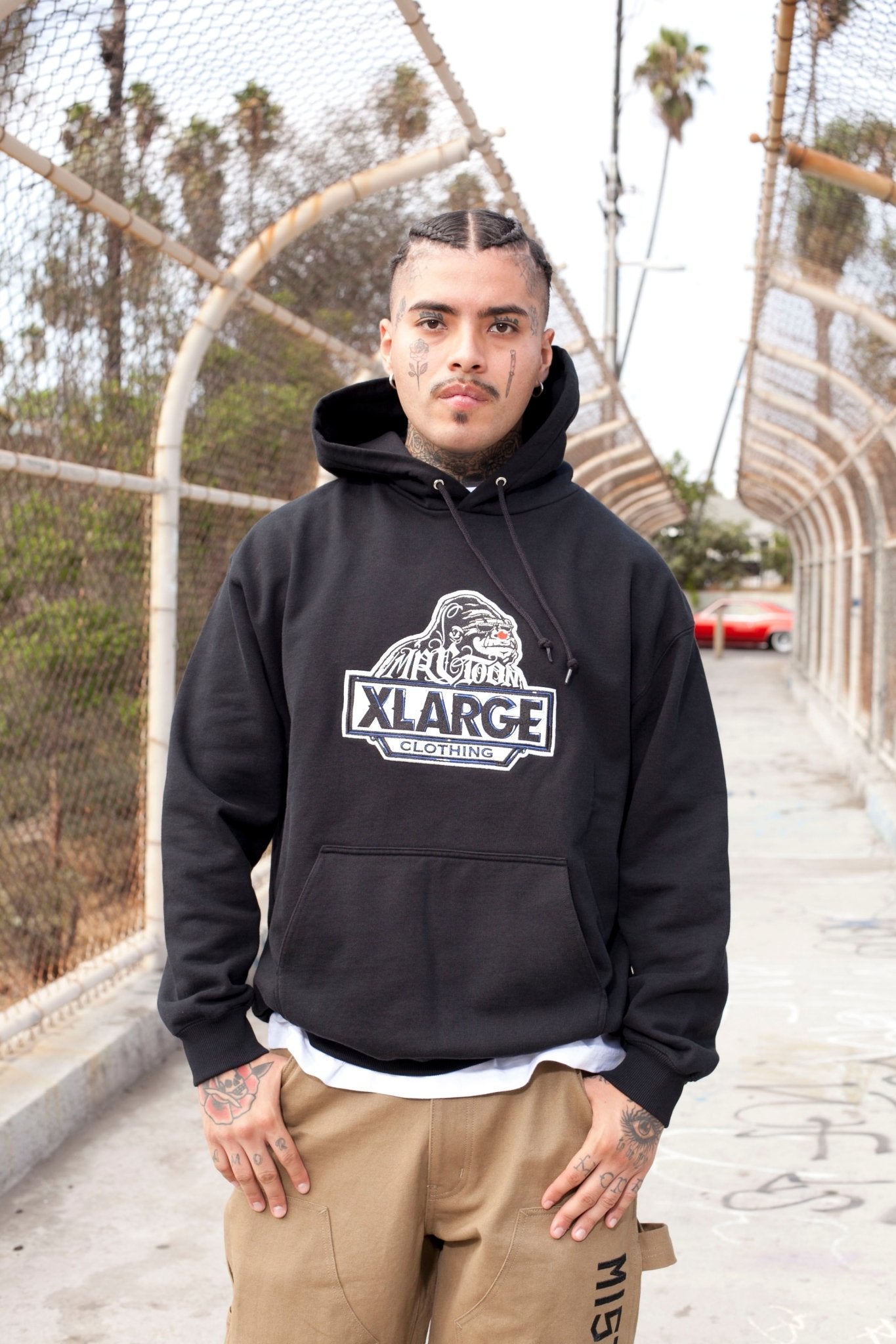 XLARGE Mister Cartoon スウェットシャツ S XLARGE x MR.CARTOON PULLOVER HOODED SWEAT SHIRT - BLACK