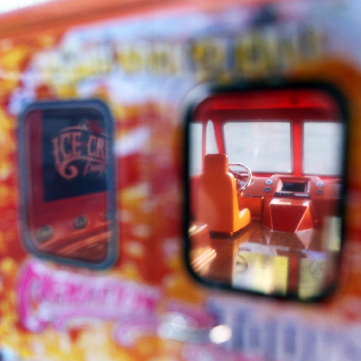 PRE-ORDER - Mister Cartoon Ice Cream Truck RC Car x Redcat Racing