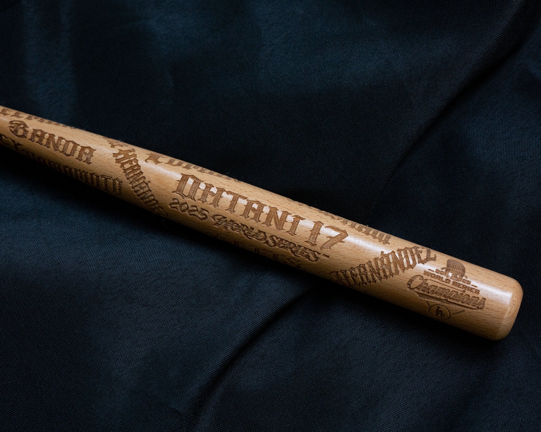 Mister Cartoon X Pillbox – World Series Champions Team Mini Bat - Toons Mart